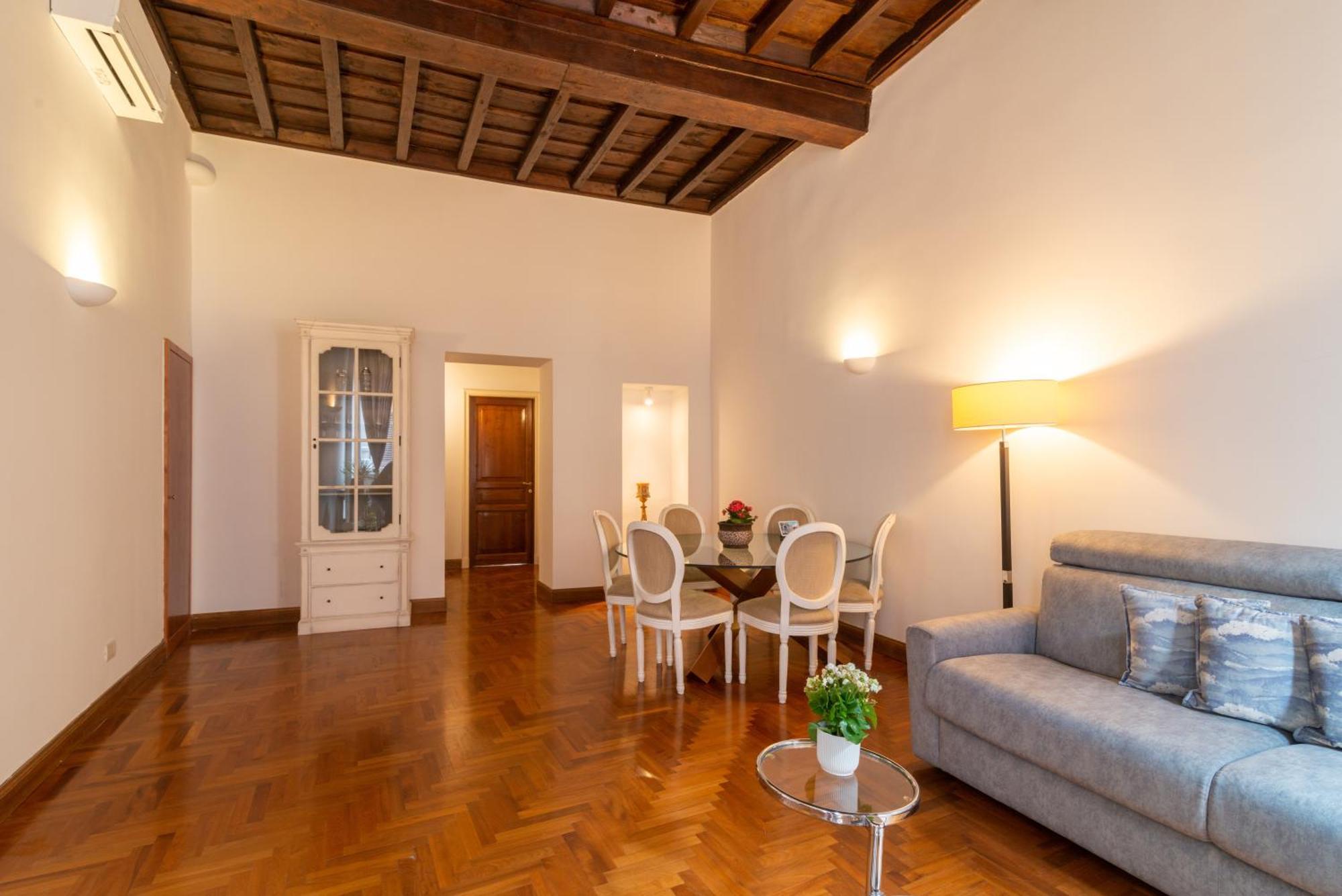 Appartamento Casa Parlamento, Al Centro Di *